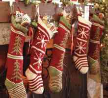 Коледа чорапи за подаръци: прост, но ефективен украса за празниците