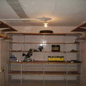 Производство на рафтове и шкафове в гаража