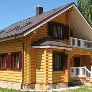 Как да се извърши боядисване на дървена къща?