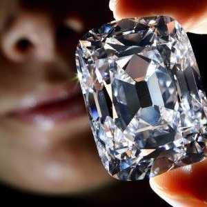 Stone Diamond: какво е и какво имоти