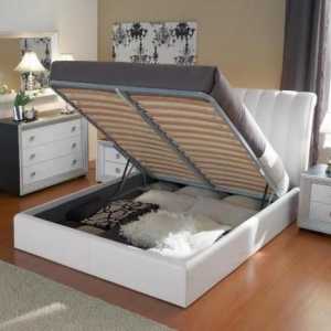 Легло с повдигащ механизъм: просторен склад за дрехи и неща