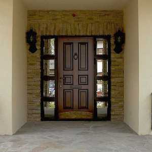 Монтаж Нюансите врата в дървена къща