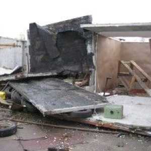 Собствениците на разрушени гаражи плащат обезщетение